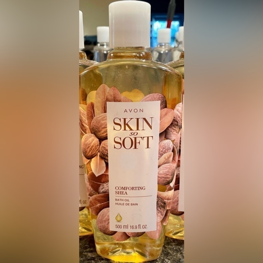 🥥 COMFORTING SHEA Avon Skin so Soft Bath Oil Silky Smooth Legs Arms Date Night - Picture 2 of 5